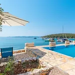 With Pool Dream Of Kornati Kemp