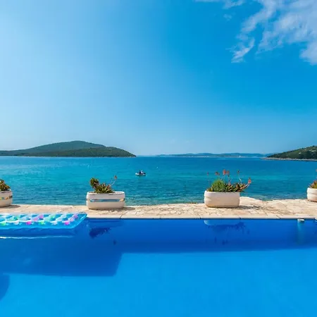 Campingplads With Pool Dream Of Kornati Mali Pašman