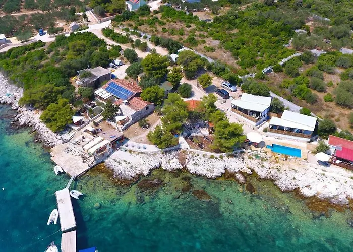 Parque de Campismo With Pool Dream Of Kornati Mali Pašman